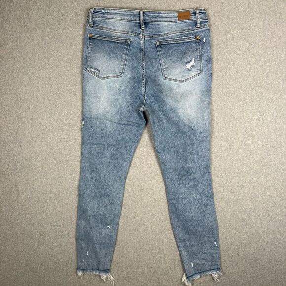 Judy Blue Teens Juniors Size 15W 32L Skinny Fit Distressed Light Wash Jeans - Picture 8 of 9